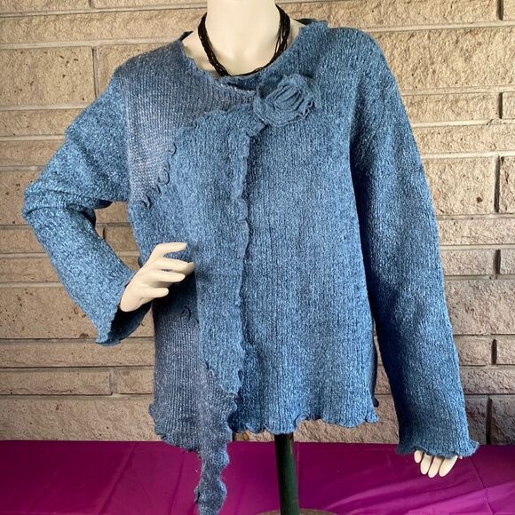 Beautiful asymetric sweater Le Grenier - Picture 1 of 5
